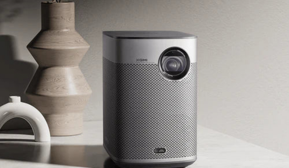 0822-JP-How_To_Use_Bluetooth_With_A_Projector_beitragsbild